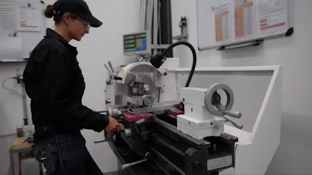Video-Vorschaubild Frauen in Handwerk und Technik (FiT)